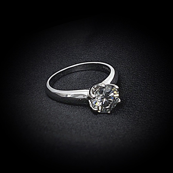 Tiffany&Co 14k 2 Carat Lab Diamond Engagement Ring - Picture 8 of 16
